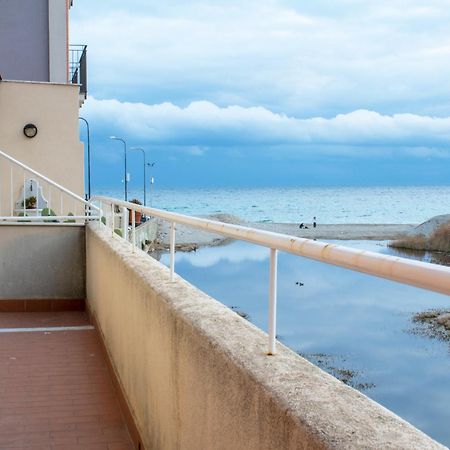 100 Metri Dal Mare Relax A Due Passi Dal Centro Apartman Finale Ligure Kültér fotó